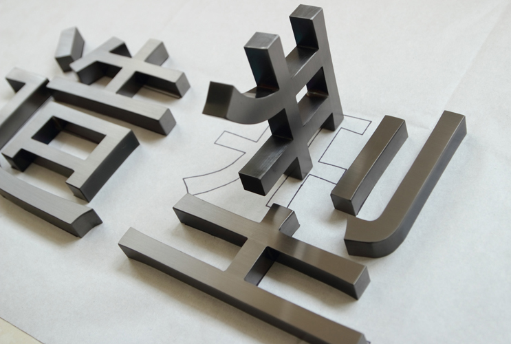 �������P���